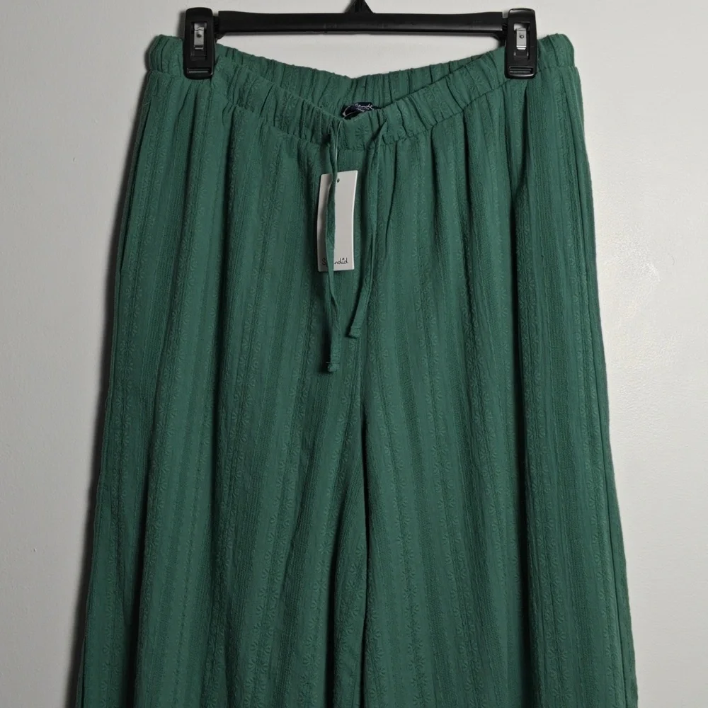 SPLENDID NWT Wide Leg Patterned Trousers in Green Size Medium - Picture 9 of 16